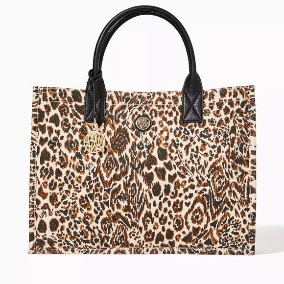 Lilly Pulitzer Handbags - Lilly Pulitzer winstead cheetah print tote!